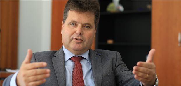 Behindertenbeauftragter nimmt sich Krankenkassen zur Brust Jürgen Dusel, Jurist und neuer Beauftragter der Bundesregierung, fordert: Die Kassen müssten den auf Menschen mit Behinderung spezialisierten Einrichtungen „schnell und unbürokratisch“ zur Seite springen.