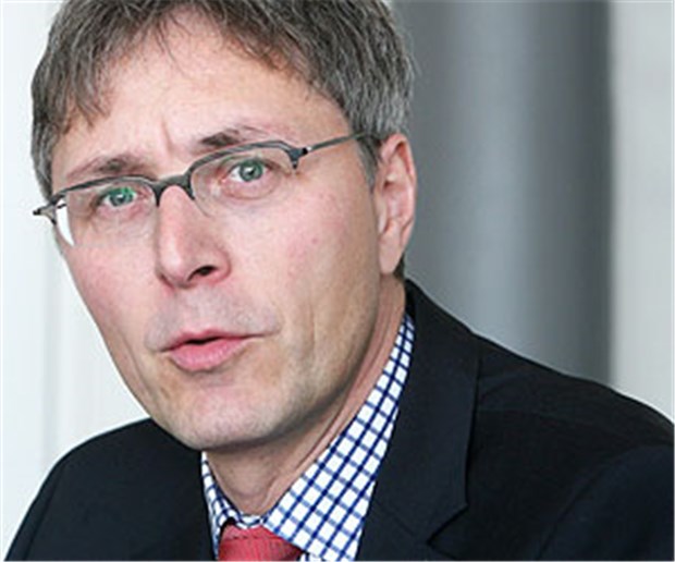 AOK stemmt sich gegen Bahrs Drohung Jürgen Graalmanns Idee, die Überschüsse zu nutzen, um das Leistungsangebot zu verbessern, gefällt Gesundheitsminister Bahr.