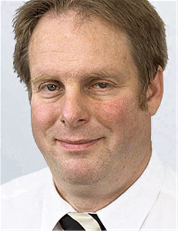 Endoprothesenregister startet 2014 bundesweit Jürgen Malzahn, Leiter Abteilung Stationäre Versorgung im AOK- Bundesverband.