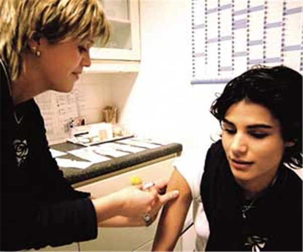Jugendlichen fehlt oft Pertussis-Impfung Jugendlichen fehlt oft Pertussis-Impfung.