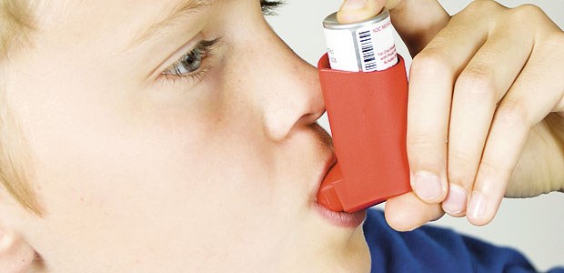 Jedes fünfte Kind später mit mehr Atem Jungen mit Asthma haben bessere Chancen auf eine Remission als Mädchen.