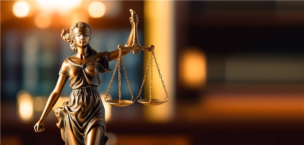 Justizia ist zwar blind, aber aber doch wirkmächtig. Harte Strafen, die vom Gesetz für den Missbrauch von Daten gesetzt werden, können Verstöße gegen die Geheimhaltungspflicht im Forschungsdatenzentrum verhindern.