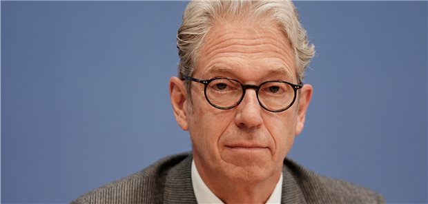 KBV-Chef sieht mehr Realismus in der neuen Corona-Testverordnung KBV-Chef Dr. Andreas Gassen findet, dass sich die neue Test-Verordnung durch ein wenig mehr an realistischer Einschätzung auszeichnet.