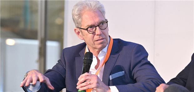 KBV-Chef Dr. Andreas Gassen forderte am Mittwoch beim Gesundheitskongress des Westens unter anderem, die dringend notwendige Entbudgetierung der niedergelassenen Haus- und Fachärzte müsse von einer „intelligenten“ Gebührenordnung flankiert werden.
