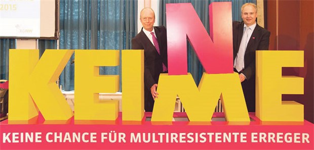 Keimen keine Chance KGNW-Präsident Jochen Brink (li.) und Geschäftsführer Matthias Blum beim Start der Kampagne.