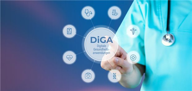 Arzt tippt auf Button mit der Aufschrift "DiGA".