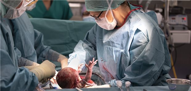 Kaiserschnitt: Weltweit nimmt die Zahl der Entbindungen per Sectio zu.