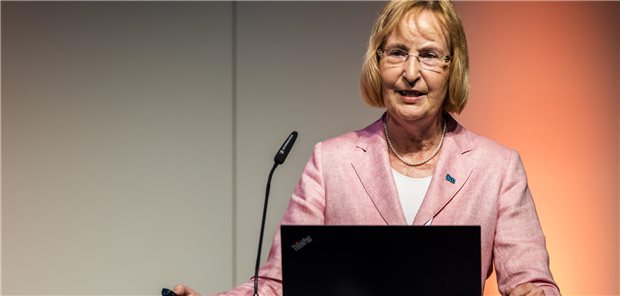 Niedersachsens Kammerpräsidentin schweigt zu Entlassung zweier Geschäftsführer Kammerpräsidenten Martina Wenker und Berichte über zwei von ihr entlassene Geschäftsführer: Unruhige Zeiten für die Landesärztekammer Niedersachsen.