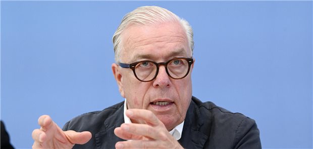 Reinhardt: „Angemessene Finanzierung oder Praxen als Auslaufmodell“ Kann auch austeilen: Dr. Klaus Reinhardt, Hartmannbund-Vorsitzender und Präsident der Bundesärztekammer.