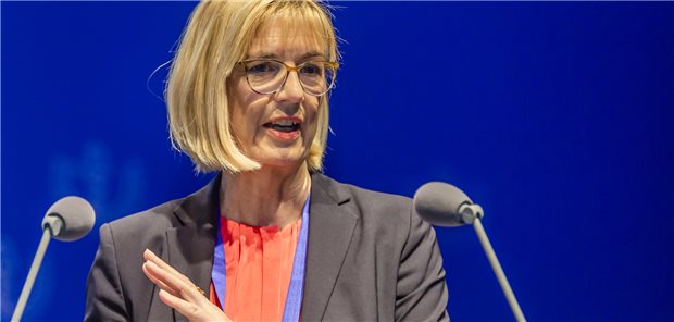 Marburger Bund fordert rasche Corona-Beschlüsse für den Herbst MB-Chefin Dr. Susanne Johna (hier beim Deutschen Ärztetag 2022 in Bremen)