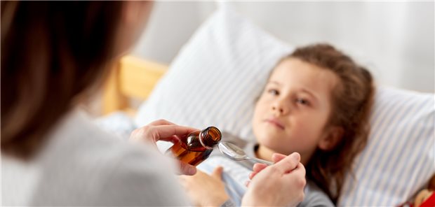 Kann die Apotheke keinen rezeptierten Kinderfiebersaft liefern, darf die Offizin selbst die Arznei herstellen.