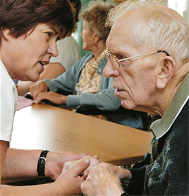 Hohe Homocystein-Werte kündigen schnelle Alzheimer-Progression an Kann er den Anweisungen noch folgen? Eine Alzheimer-Demenz verläuft bei hohen Homocystein-Werten offenbar besonders schnell.