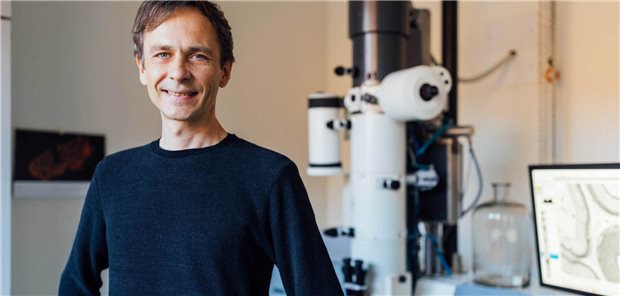 Zwei Millionen Euro Förderung für Projekt „NervAdapt“ Kann sich über eine Millionenförderung für seine Forschungen freuen: Professor Robert Fledrich.