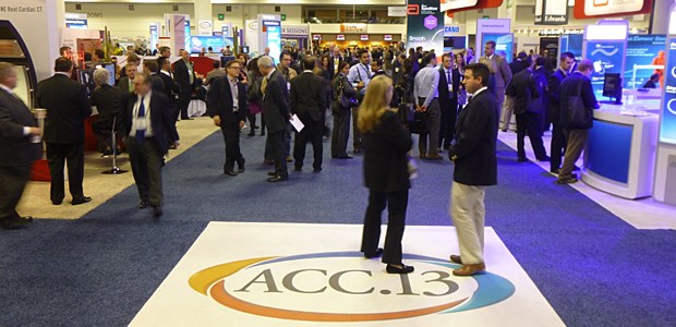 TAVI bewährt sich auf längere Sicht Kardiologen aus aller Welt nutzten den diesjährigen Kongress des American College of Cardiology (ACC) in San Francisco wieder zum Informationsaustausch in Gesprächen mit Kollegen.