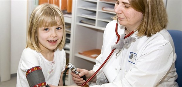 Mehr Blutdruck-Kontrollen bei Kindern Kardiologen warnen vor zunehmenden Blutdruck-Problemen bei Kindern. © Universitätsklinikum Heidelberg 2012