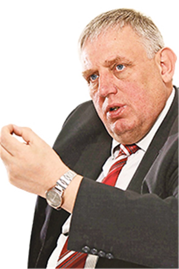 "Geld alleine pflegt nicht!?" Karl-Josef Laumann (CDU) Aktuelle Position: Seit 2014 Bevollmächtigter der Bundes- regierung für Patientenrechte und Pflege