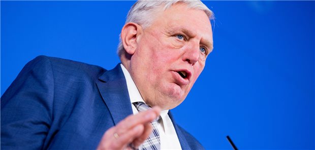 Gesundheitsminister Laumann dankt Beschäftigten im Gesundheitswesen Karl-Josef Laumann kündigt an, alles in seiner Macht Stehende zu tun, um Entlastung für Beschäftigte im Gesundheitswesen zu ermöglichen.