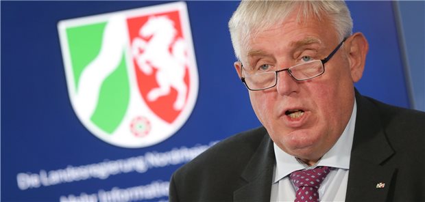 Laumann sagt Ja zu MVZ in ländlichen Regionen Karl-Josef Laumann, nordrhein-westfälischer Gesundheitsminister, macht sich dafür stark, dass der Einfluss von Investoren auf MVZ begrenzt wird.