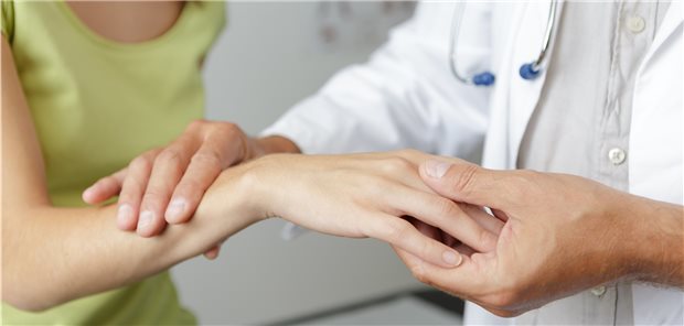 Karpaltunnelsyndrom: Außer Triggerfinger und Morbus Dupuytren treten bei Diabetes-Patienten offenbar auch Karpal- und Kubitaltunnelsyndrom signifikant häufiger als in der übrigen Bevölkerung.