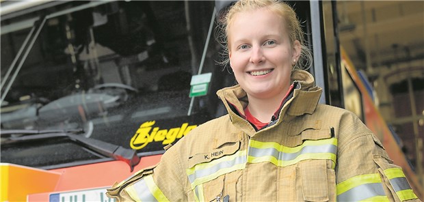 Eine Feuerwehrfrau unter 90 Männern Katharina Hein ist Flughafen-Feuerwehrfrau in Hamburg. Heimken/dpa