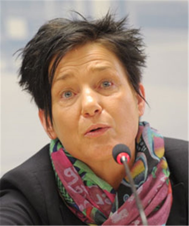 Länder zerpflücken Gröhes Klinikreform Katrin Altpeter (SPD), Gesundheitsministerin in Baden-Württemberg, spart nicht an Kritik zur geplanten Klinik-Reform (Archiv).