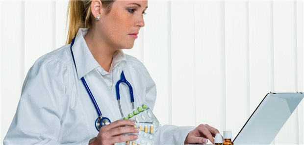 Kein Papier mehr? Künftig sollen Verordnungen rein elektronisch ablaufen. Doch ohne Übergangsphase läuft nichts.