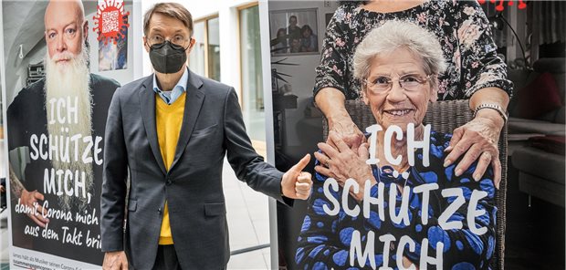 Lauterbach lobt Hausärzte für Impf-Einsatz „Keine Angstkampagne“: Bundesgesundheitsminister Karl Lauterbach (SPD) bei der Vorstellung einer neuen Kampagne zum Schutz vor Corona am Freitag im Haus der Bundespressekonferenz.