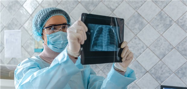 Nach Genesung tauchte SARS-CoV-2 wieder auf Keine Befunde mehr im CT-Bild. Bei einigen geheilten Patienten werden die Tests auf das neue Coronavirus aber wieder positiv.