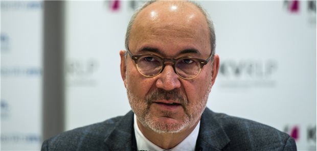 Rheinland-Pfalz: KV-Chef fordert Entbudgetierung für Bereitschaftsdienst Keine Flatrate-Medizin mit gedeckelten Honoraren mehr, fordert der KV-Chef von Rheinland-Pfalz Dr. Peter Heinz.