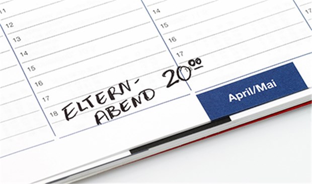 Elternabend, nein danke? Darunter leiden Kinder! Keine Lust auf Elternabend? Dem Nachwuchs könnte das psychische Probleme bereiten.
