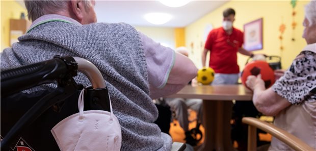 Keine Neuigkeit: Das Geld in der Pflegeversicherung ist knapp.