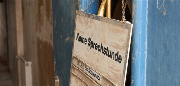 Urteil: Ungeimpfter Praxischef darf Praxis nicht betreten Keine Sprechstunden: Offenbar ist die Inhaberin oder der Inhaber nicht vollständig gegen Corona geimpft.