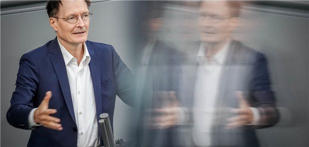 Klinikreform: Unionsfraktion wirft Lauterbach falsche Taktung vor Keine Transparenz wäre „unethisch“. Gesundheitsminister Karl Lauterbach (SPD) am Donnerstag bei der Debatte des Bundestags zur Krankenhausreform im Reichstag in Berlin.