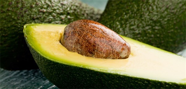 Britisches Kaufhaus geht Kern-Problem an Kern-Gefahr: Britisches Kaufhaus verkauft Avocado ohne Kern.