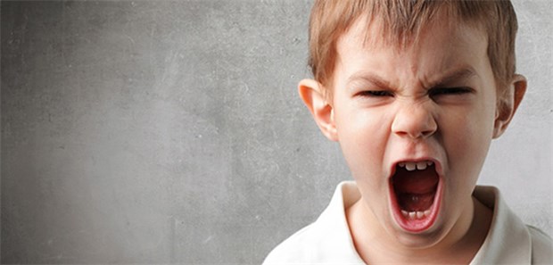 Wie Kinder und Eltern unter Tourette leiden Kinder, die unter dem Tourette-Syndrom leiden, schreien oft unwillkürlich.