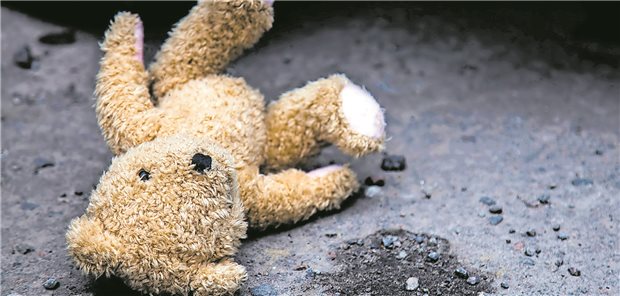 „Kinder haben ein Recht auf gewaltfreie Erziehung. Körperliche Bestrafungen, seelische Verletzungen und andere entwürdigende Maßnahmen sind unzulässig“, Paragraf 1631 Abs. 2 BGB.