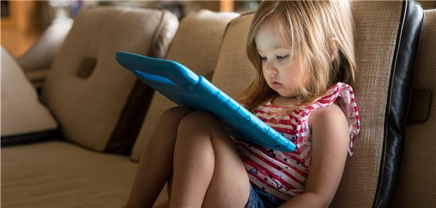 Tablets schaden Kinderhirnen Kinder zwischen zwei und fünf Jahren sollten maximal eine Stunde pro Tag vor dem Tablet sitzen, empfiehlt die American Academy of Pediatrics.