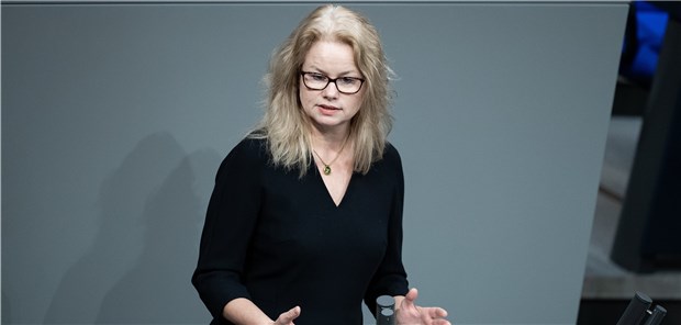 Eine Ärztin greift nach dem Fraktionsvorsitz der Grünen Kirsten Kappert-Gonther, aktuell Sprecherin für Gesundheitsförderung bei den Grünen im Bundestag.
