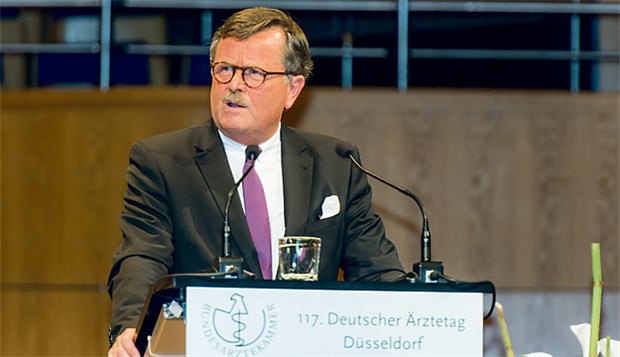 "Die bessere PKV-Vergütung führt zu schnelleren Terminen" Klare Botschaften: Professor Frank Ulrich Montgomery bei der Eröffnung des Ärztetags.