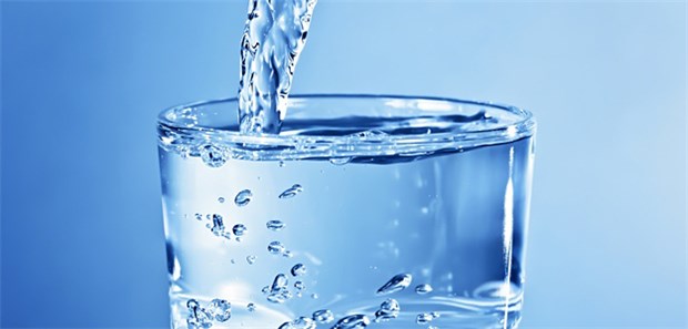 Drohen bald "Reparaturkosten" für Trinkwasser? Klares Trinkwasser ist teuer.