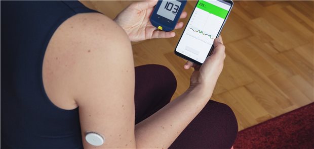 MedTech-Branche rügt: Schnittstellen-Regelung ist „praxisfremd“ Klassisches Beispiel für die geplante Regelung des § 374a SGB V im DVPMG: Daten von der Glukosemessung werden in eine Digitale Gesundheitsanwendung transferiert.