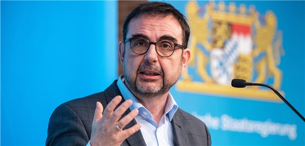 Corona-Impfungen: Bayerns Ärztekammer macht der Landesregierung Druck Klaus Holetschek, Gesundheitsminister von Bayern, will am vorgesehenen Termin April für den Corona-Impfstart der Hausärzte festhalten.