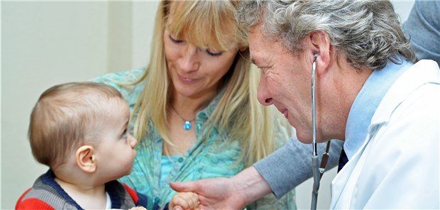 Kleine Patienten im Blick: Kinder- und Jugendärzte kritisieren falsche Signale der EBM-Reform. 