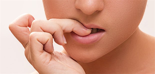 Forscher finden neuen körpereigenen Keimkiller Kleine Wunden am Finger stecken Menschen oft instinktiv in den Mund. Forscher haben jetzt unter anderem im Speichel einen neuen, hoch potenten antibakteriellen Stoff entdeckt.