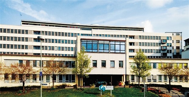 Private denken über Stadtgrenzen hinaus Klinikum Pforzheim: 50 Millionen Euro will der Rhön-Konzern in den kommenden Jahren in den Umbau investieren. Die Stadt hätte eine solche Summe nie aufbringen können.