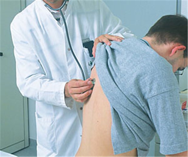 PCT kann Antibiotikatherapie sicher steuern Klinische Einschätzung plus PCT-Test erleichtern die Entscheidung für oder gegen Antibiose bei Bronchitis.