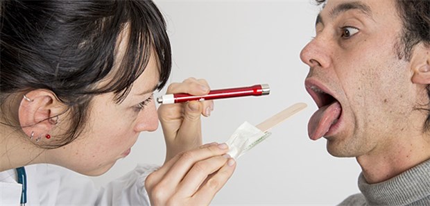 Für den Kloß im Hals gibt es meist einen Grund Kloßgefühl im Hals: Bei 28 Prozent der Patienten warr in einer Studie nichts Auffälliges zu finden.