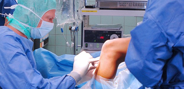 Wo neue Knie blühen Knie-Operationen sind in Bayern häufiger.
