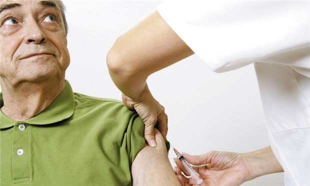 Influenza-Impfung vor Reisen für ältere Menschen oft ratsam Kollegen tun gut daran, Menschen über 65 vor einer Reise auch gegen Grippe zu impfen.