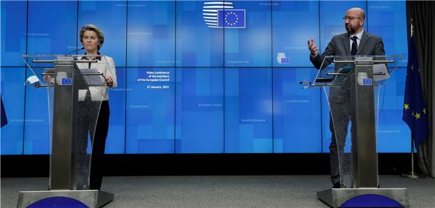 SARS-CoV-2-Vakzine: AstraZeneca lenkt im Lieferstreit ein Kommissionspräsidentin Ursula von der Leyen und Charles Michel, Präsident des Europäischen Rates, zeigen sich unnachgiebig gegen AstraZeneca.